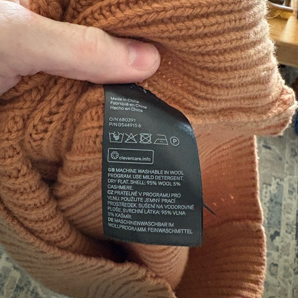 h&m chesnut wool blend turtleneck - Picture 3 of 5